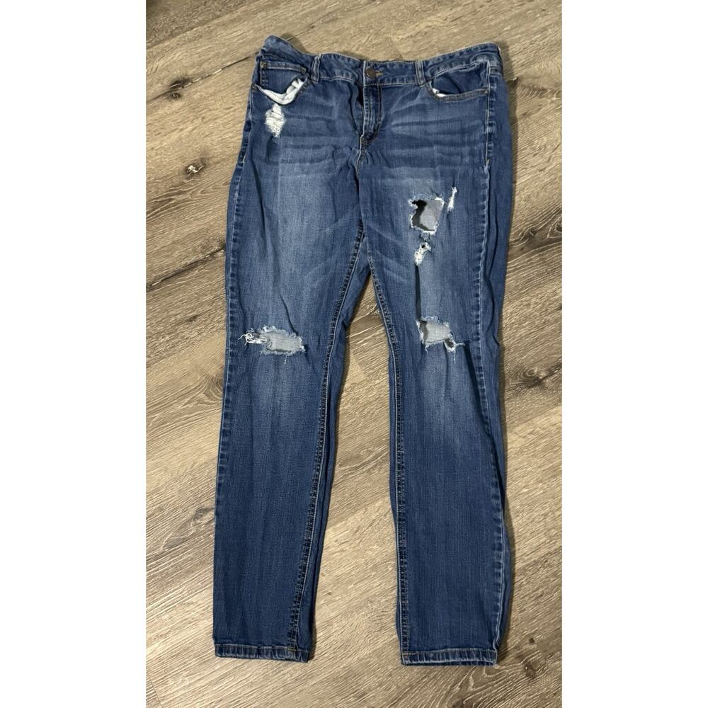 Refuge Medium Wash Women’s Jeans Distressed Straight Leg, Size 16